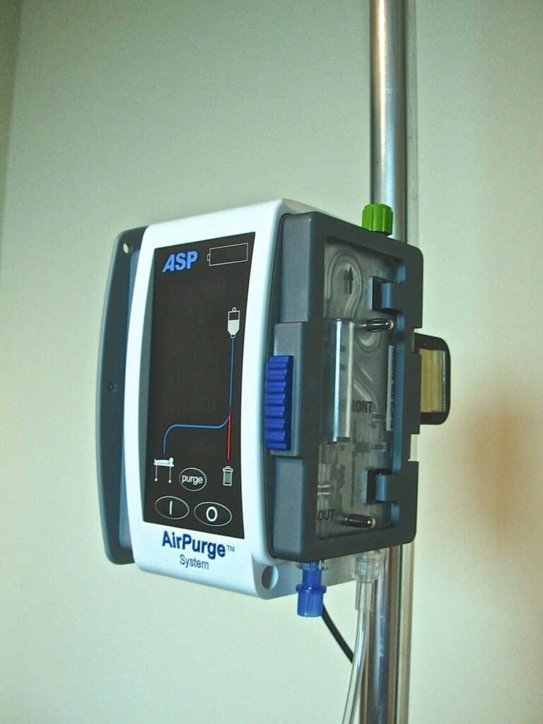 OR Device Removes Air Bubbles from IV Lines