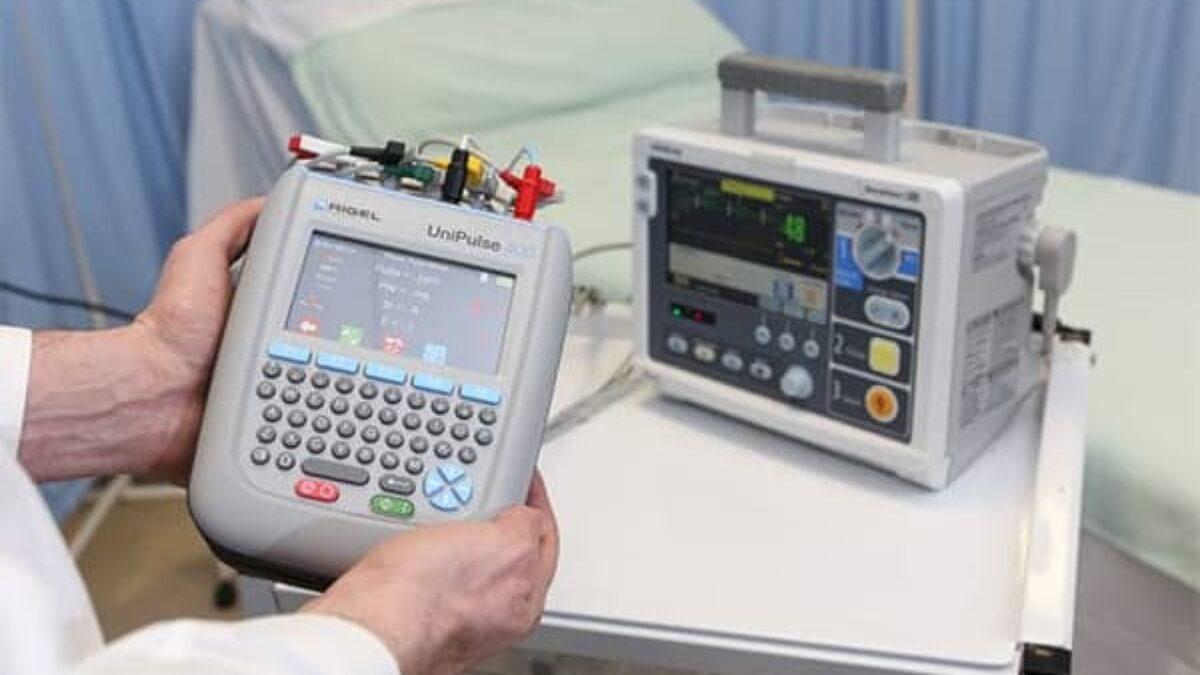 Rigel Medical's UniPulse 400 Defibrillator Analyzer